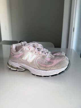 New Balance 2002R Pink Grey Sneakers